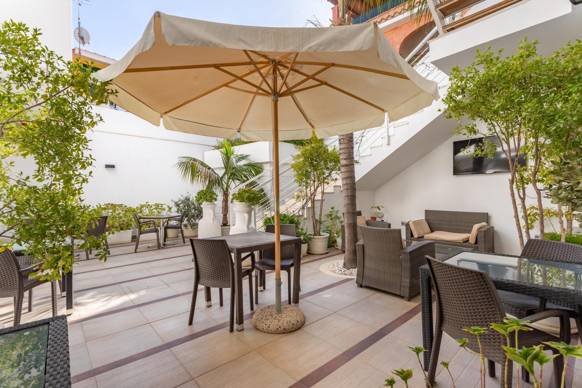 Hotel Belvir Villasimius Exterior foto